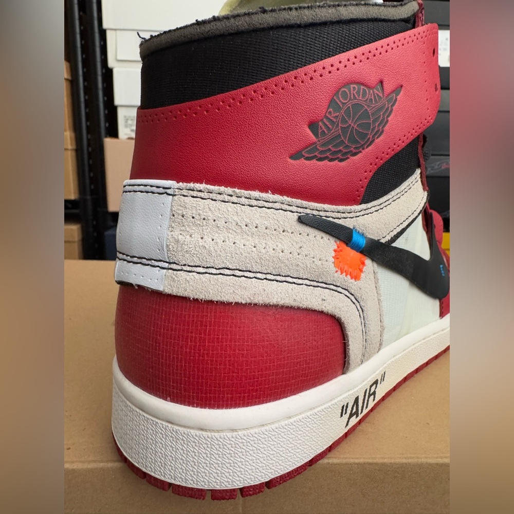 Nike Air Jordan 1 OG x Off-White Chicago - Picture 11 of 16